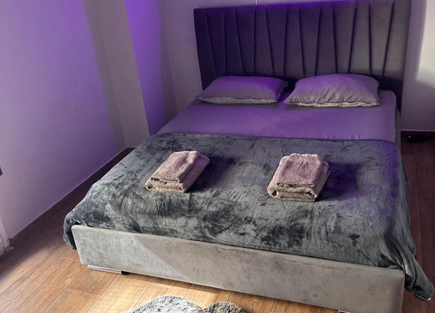 Angies Ledsigns Apartment Thessaloniki Greece
